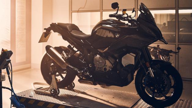 BMW M 1000 XR: Οι πρώτες «επίσημες» φωτογραφίες είναι γεγονός